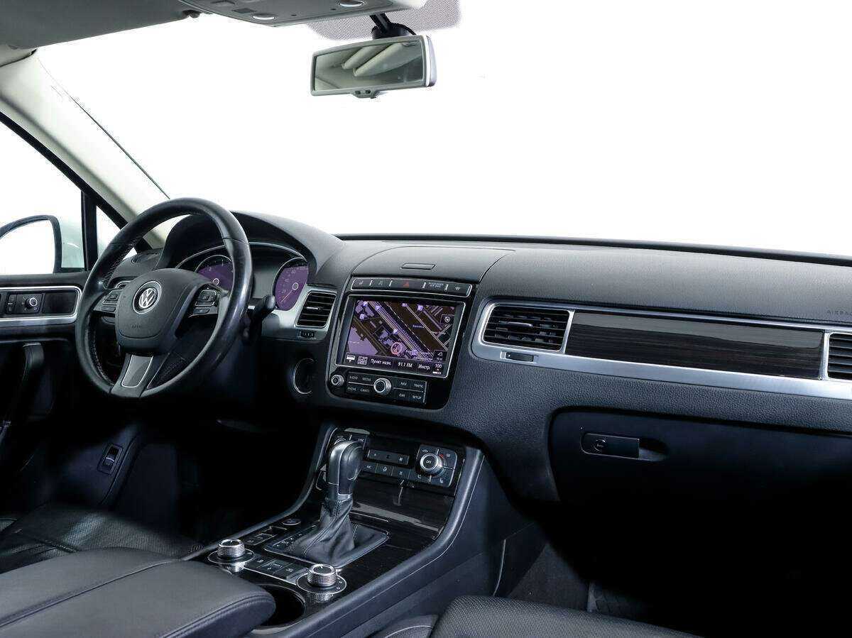 Volkswagen Touareg б/у, 2016, Автоматическая. Фото: #6