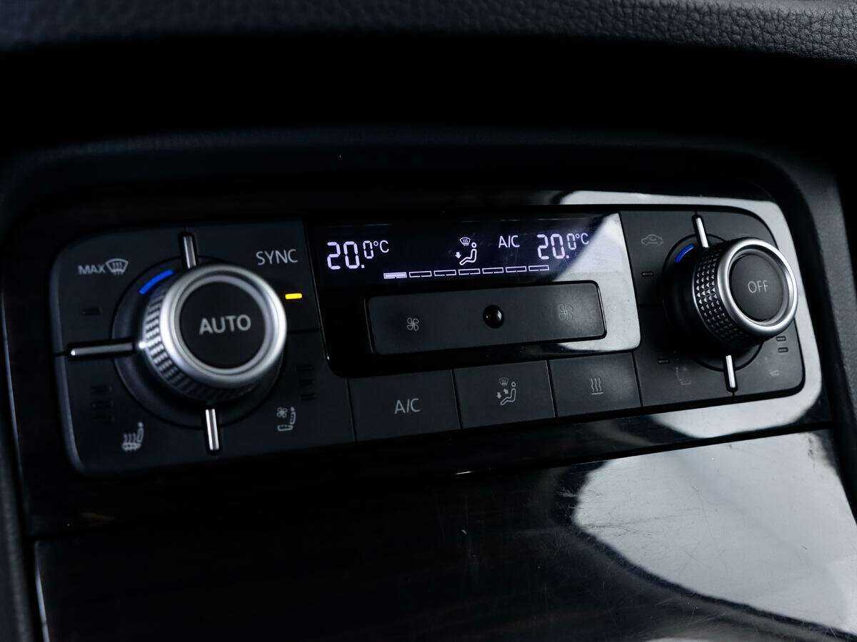 Volkswagen Touareg б/у, 2016, Автоматическая. Фото: #15