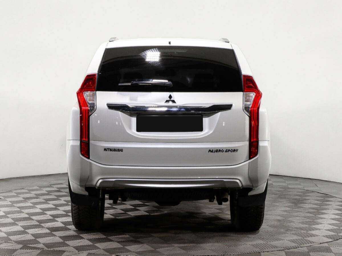 Mitsubishi Pajero Sport б/у, 2018, Автоматическая. Фото: #4