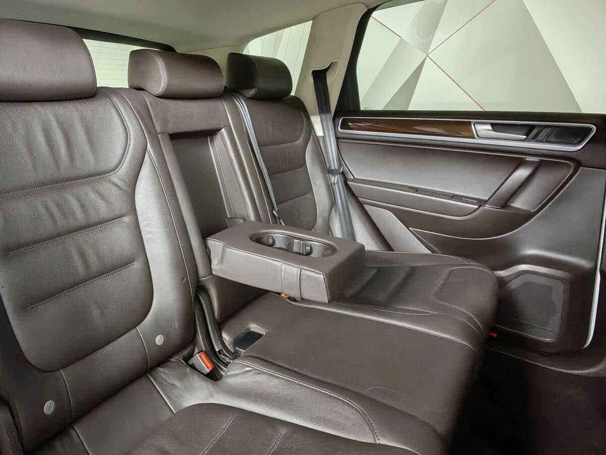 Volkswagen Touareg б/у, 2016, Автоматическая. Фото: #12