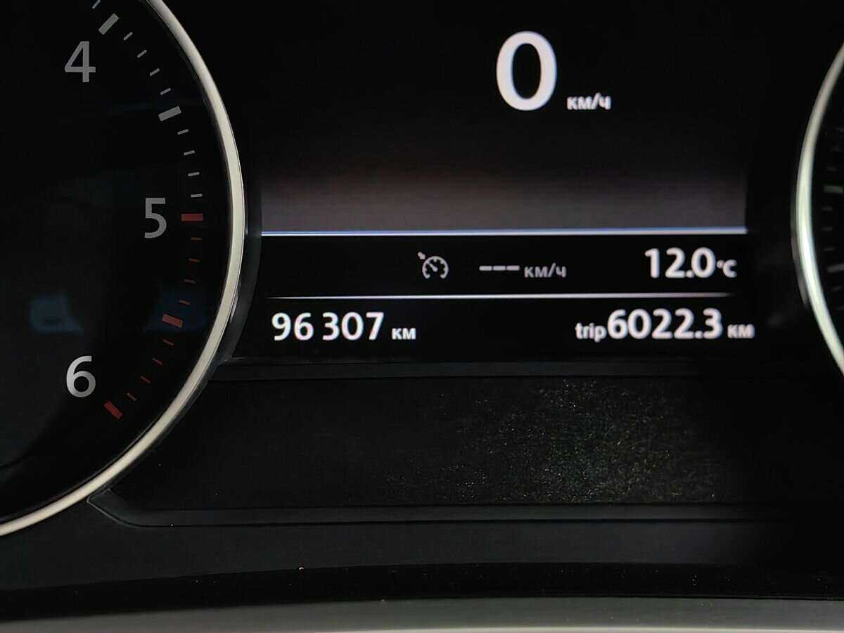 Volkswagen Touareg б/у, 2016, Автоматическая. Фото: #18