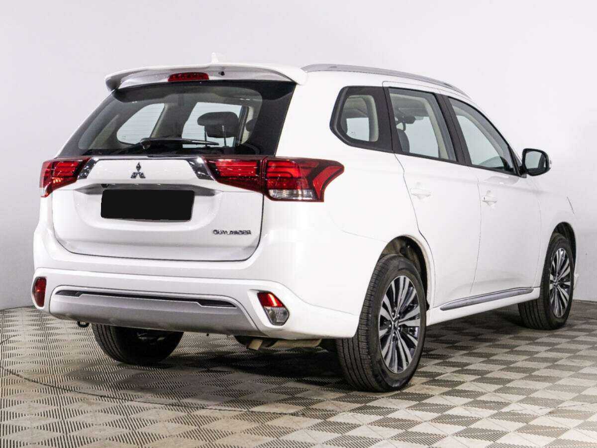 Mitsubishi Outlander б/у, 2022, Вариатор. Фото: #3