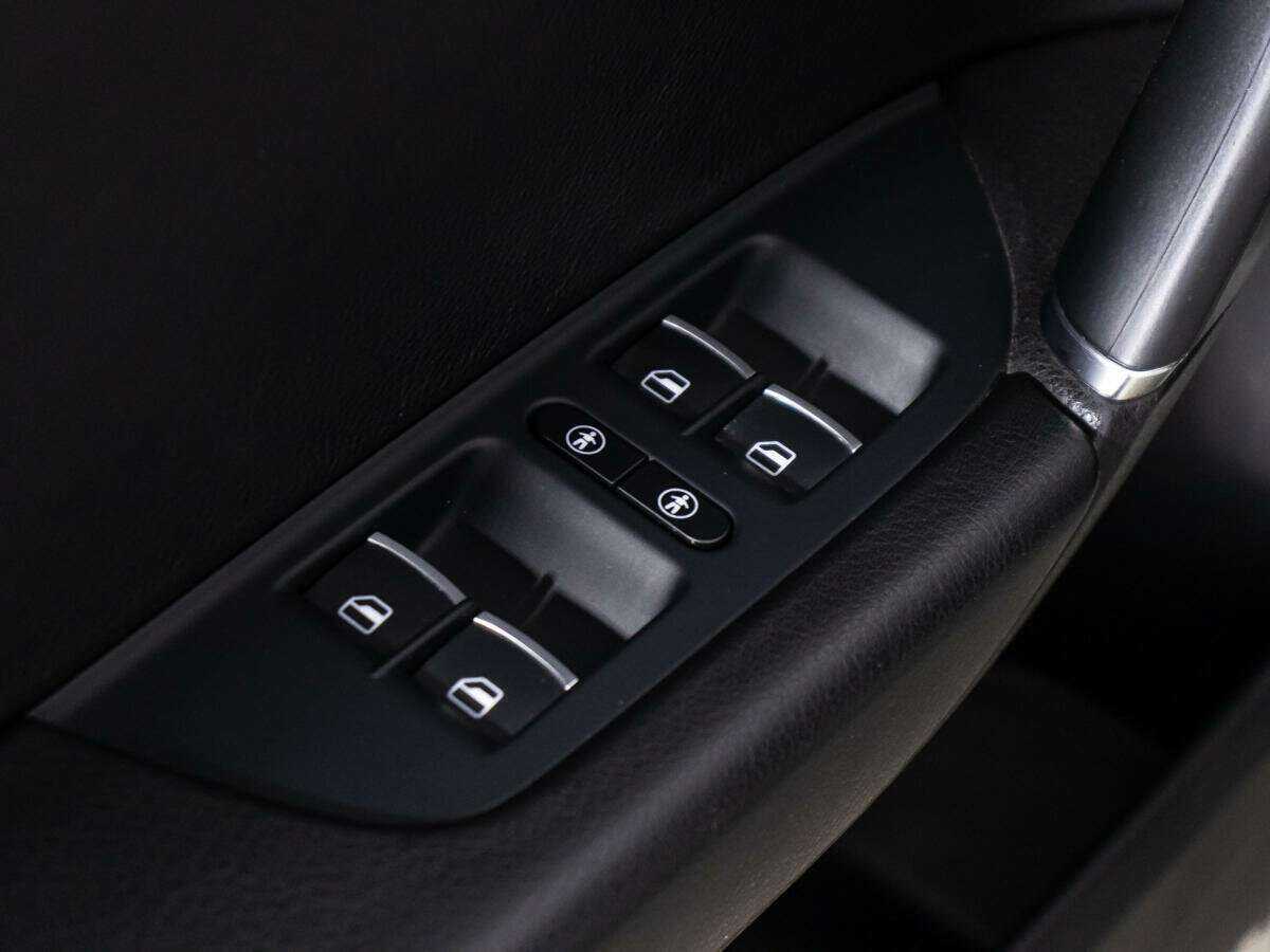 Volkswagen Touareg б/у, 2015, Автоматическая. Фото: #16