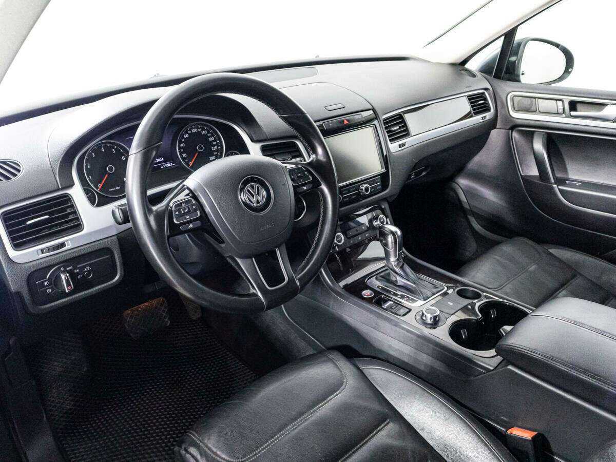 Volkswagen Touareg б/у, 2012, Автоматическая. Фото: #8