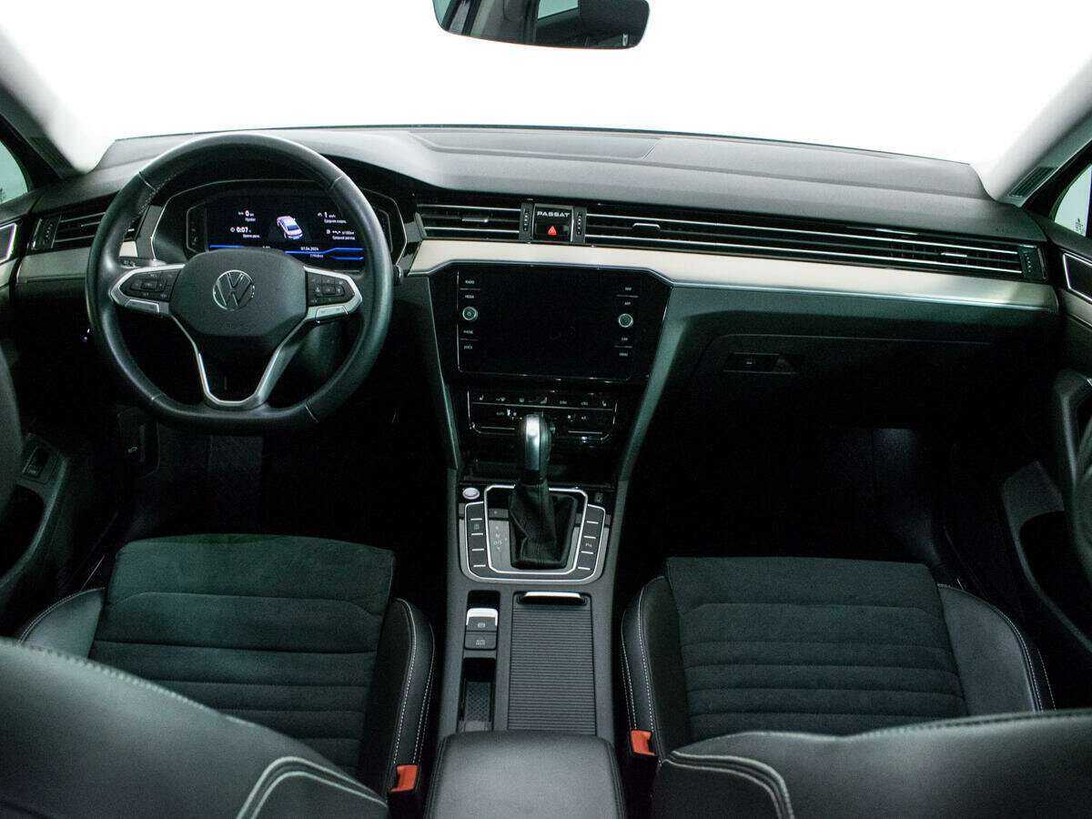 Volkswagen Passat б/у, 2021, Роботизированная. Фото: #10