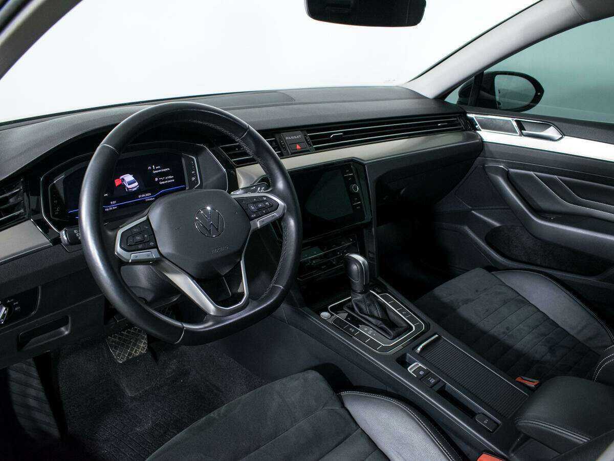 Volkswagen Passat б/у, 2021, Роботизированная. Фото: #11