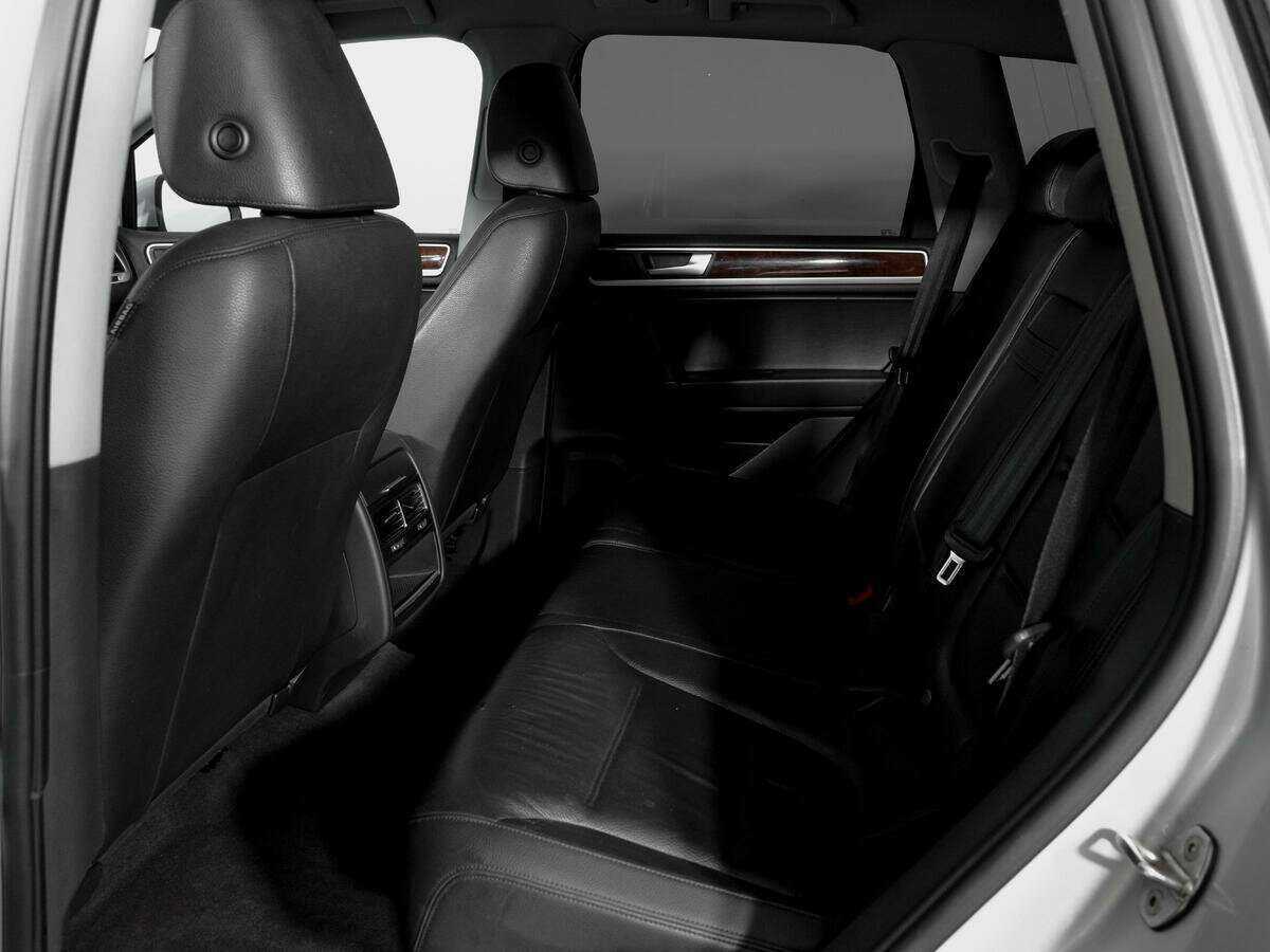 Volkswagen Touareg б/у, 2012, Автоматическая. Фото: #9