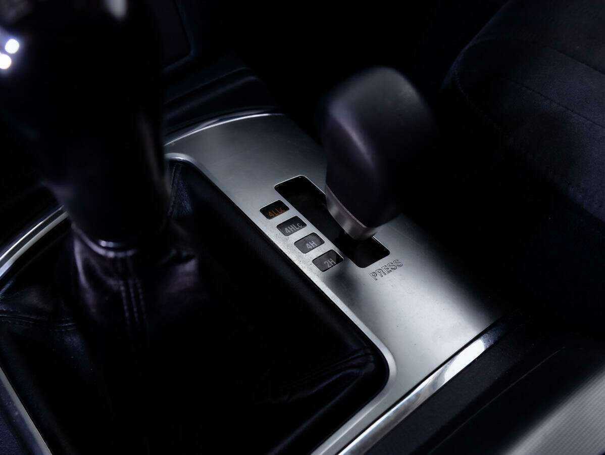 Mitsubishi Pajero б/у, 2013, Механическая. Фото: #13