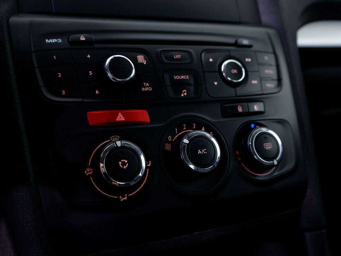 Citroen C4 б/у, 2013, Механическая. Фото: #13