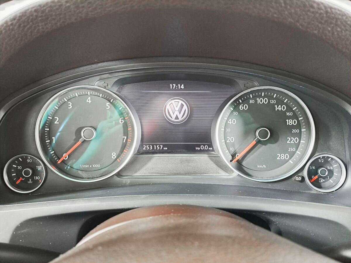 Volkswagen Touareg б/у, 2012, Автоматическая. Фото: #8