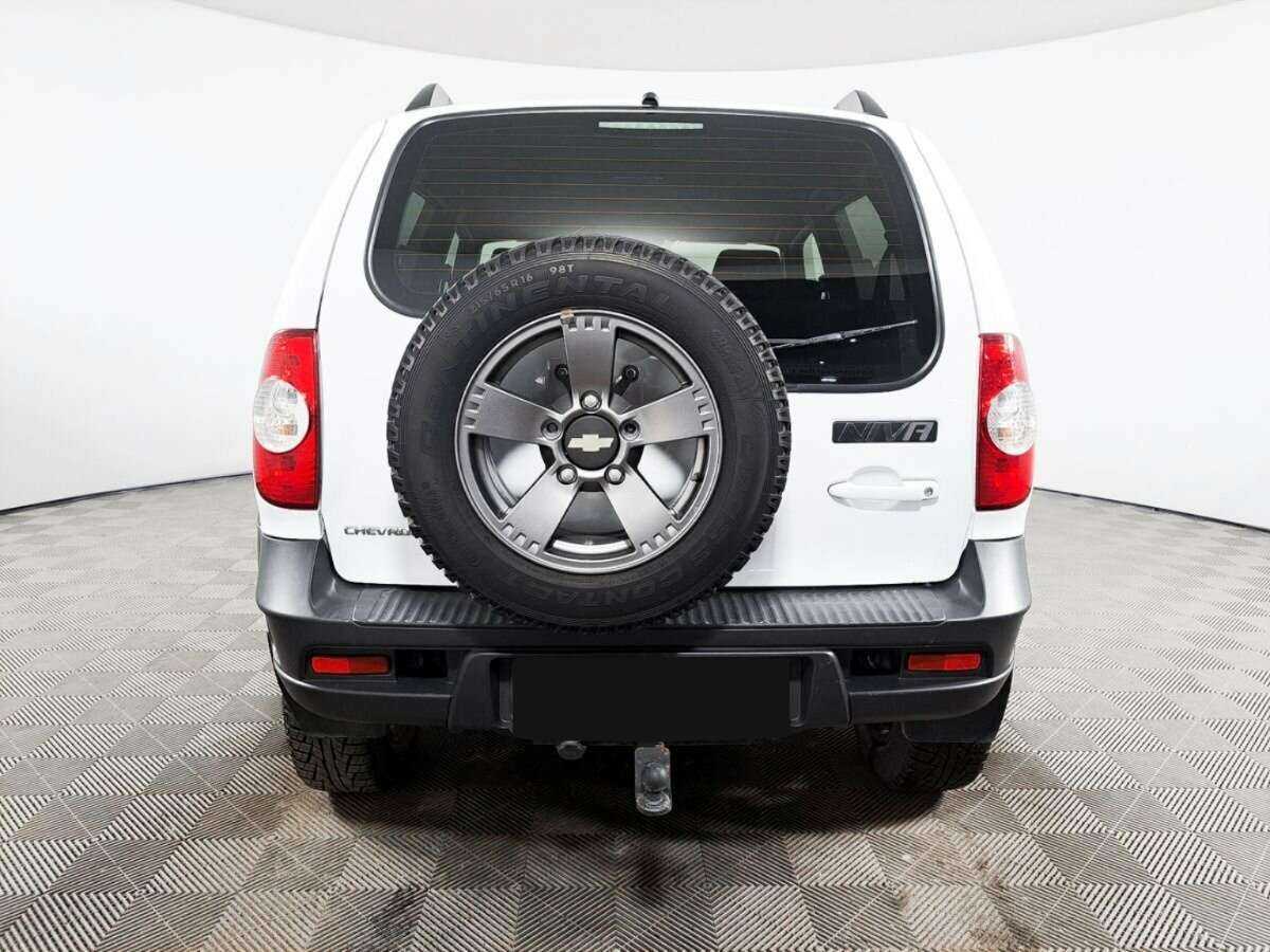 Chevrolet Niva б/у, 2017, Механическая. Фото: #4
