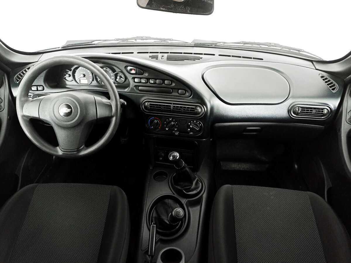 Chevrolet Niva б/у, 2017, Механическая. Фото: #11