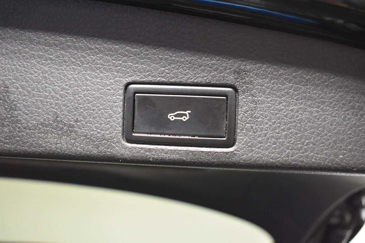 Volkswagen Touareg б/у, 2013, Автоматическая. Фото: #8