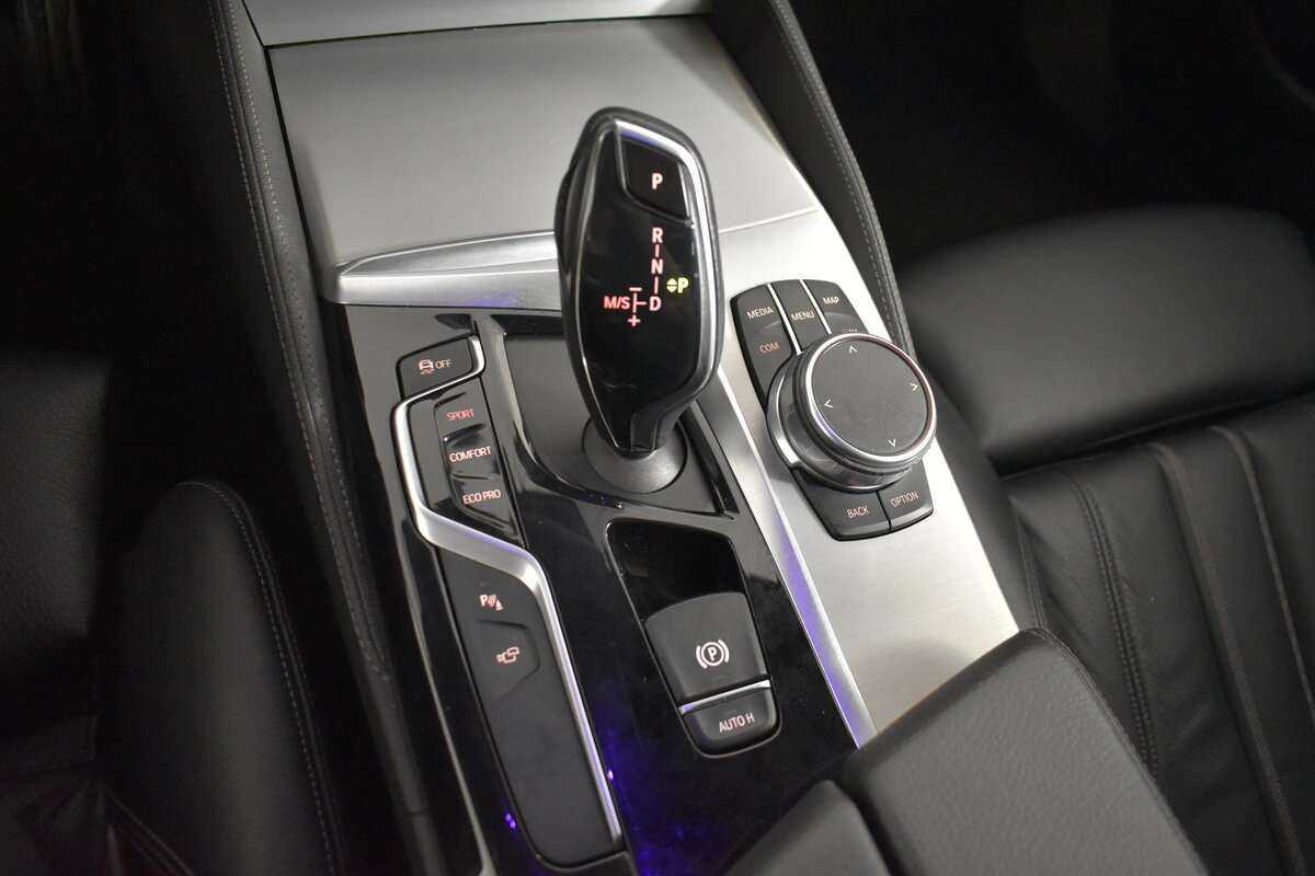 BMW 5 серии б/у, 2018, Автоматическая. Фото: #16