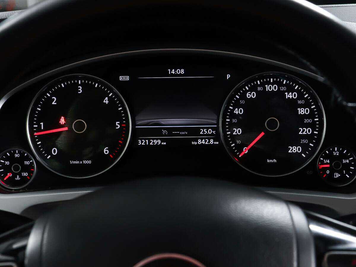 Volkswagen Touareg б/у, 2013, Автоматическая. Фото: #13