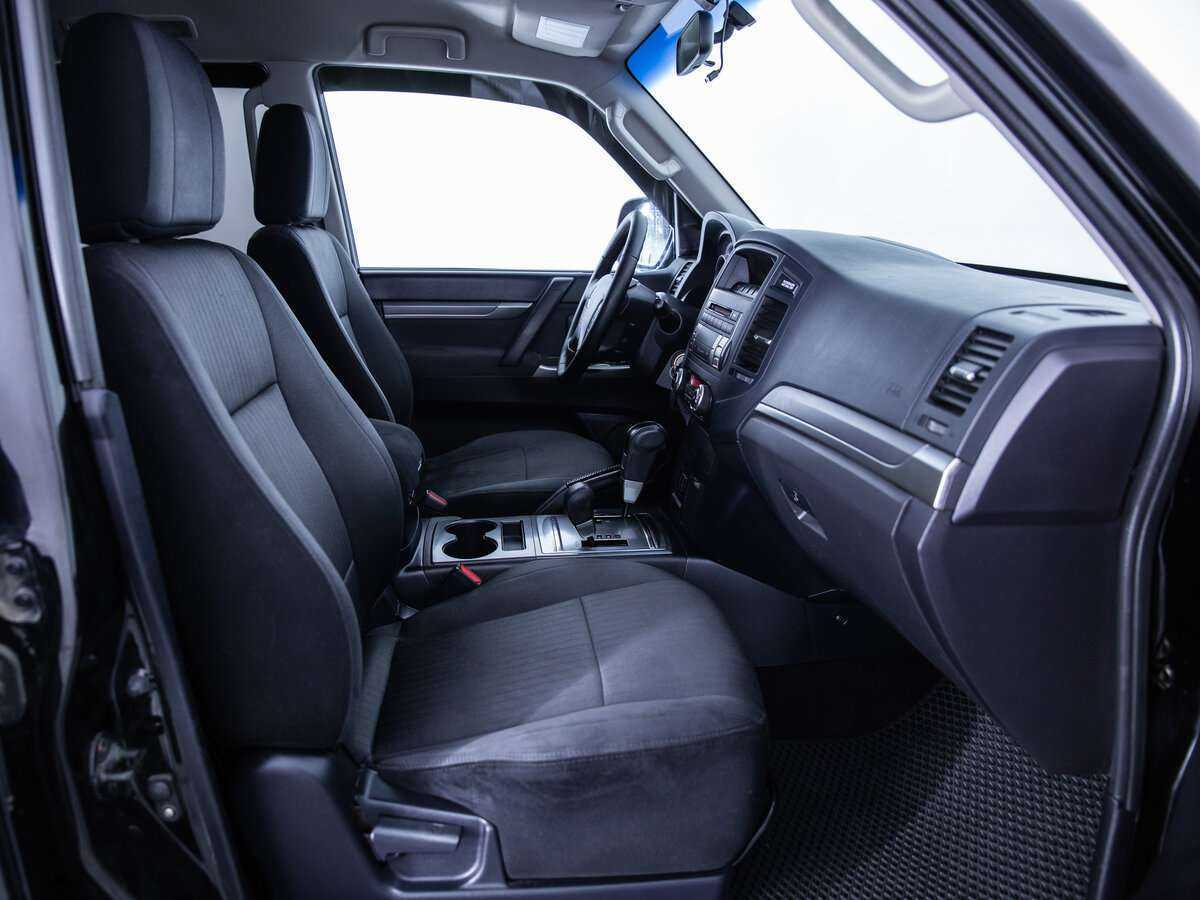 Mitsubishi Pajero б/у, 2012, Автоматическая. Фото: #6