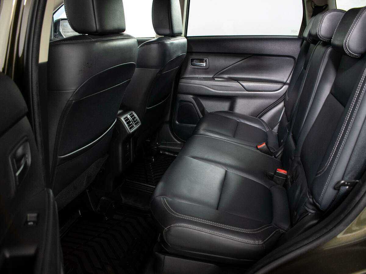 Mitsubishi Outlander б/у, 2018, Вариатор. Фото: #6