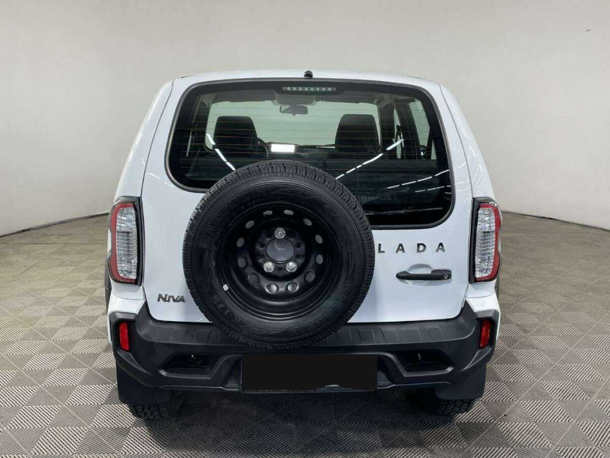 Lada (ВАЗ) Niva б/у, 2023, Механическая. Фото: #2