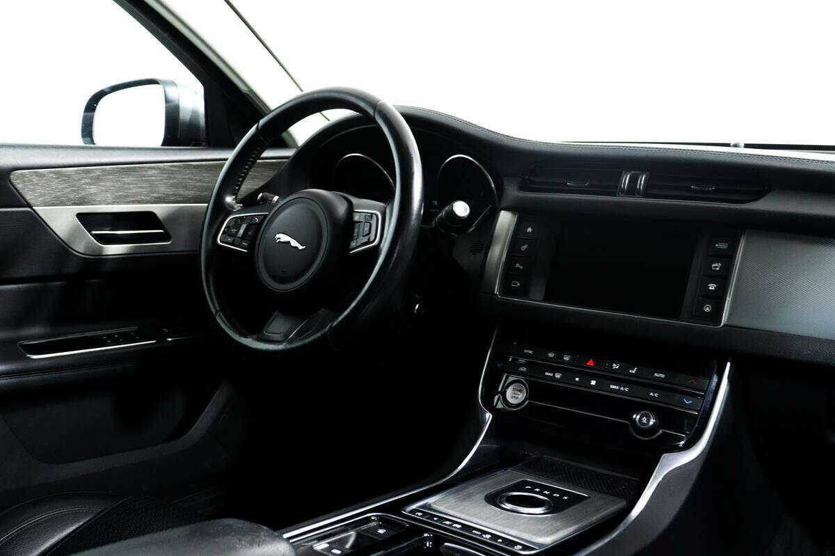 Jaguar XF б/у, 2016, Автоматическая. Фото: #8