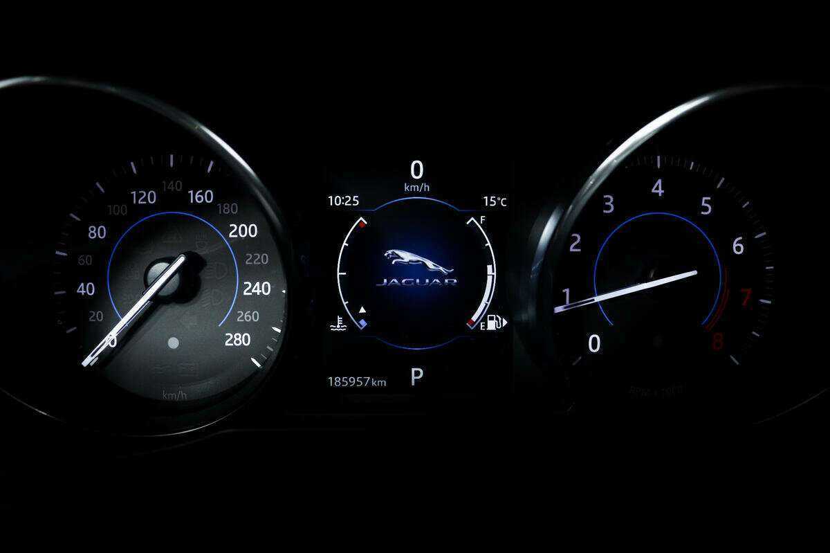 Jaguar XF б/у, 2016, Автоматическая. Фото: #9