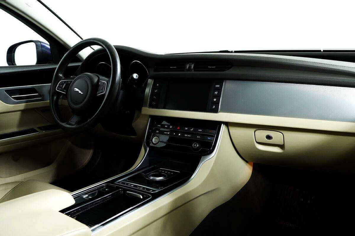 Jaguar XF б/у, 2016, Автоматическая. Фото: #8
