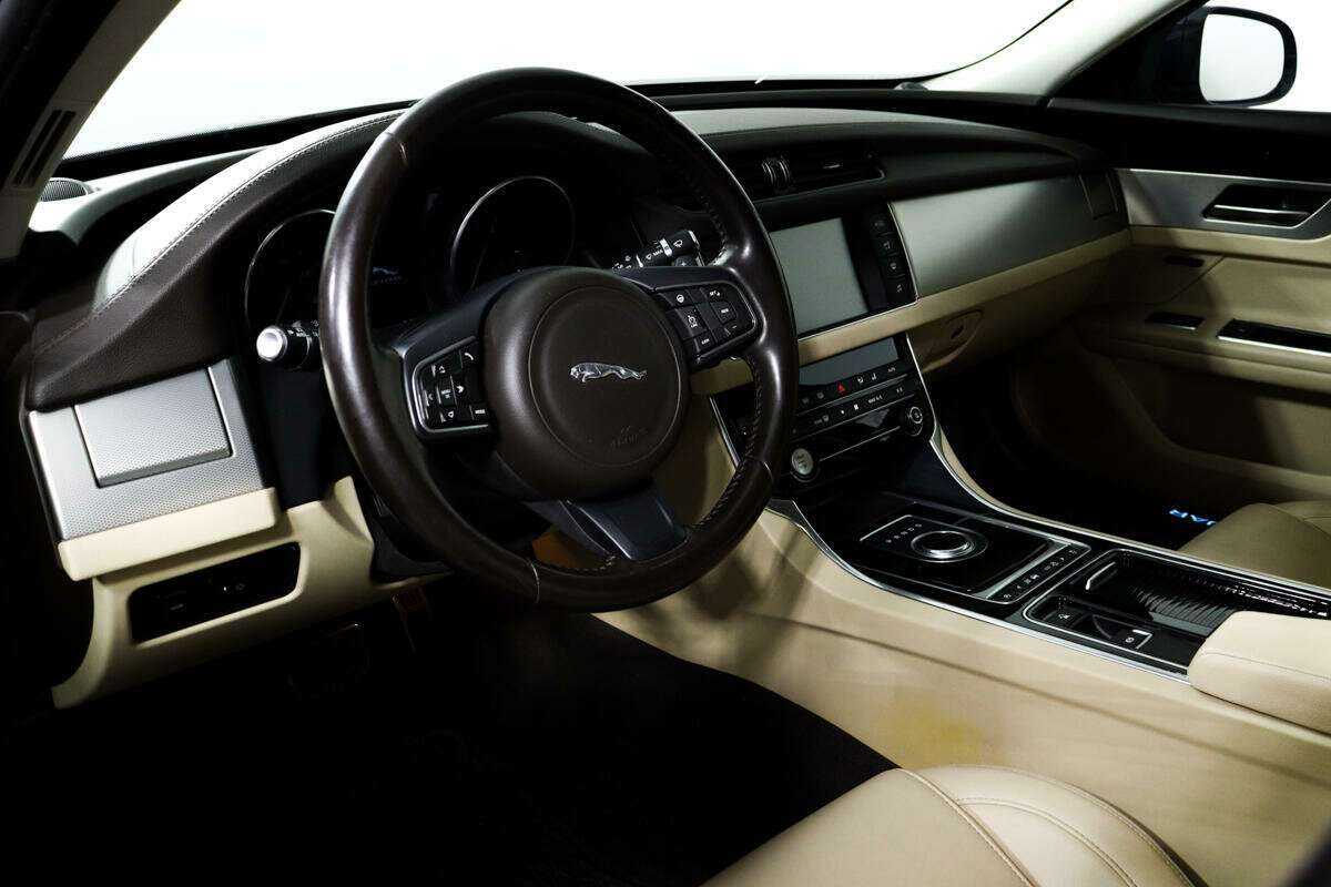 Jaguar XF б/у, 2016, Автоматическая. Фото: #12