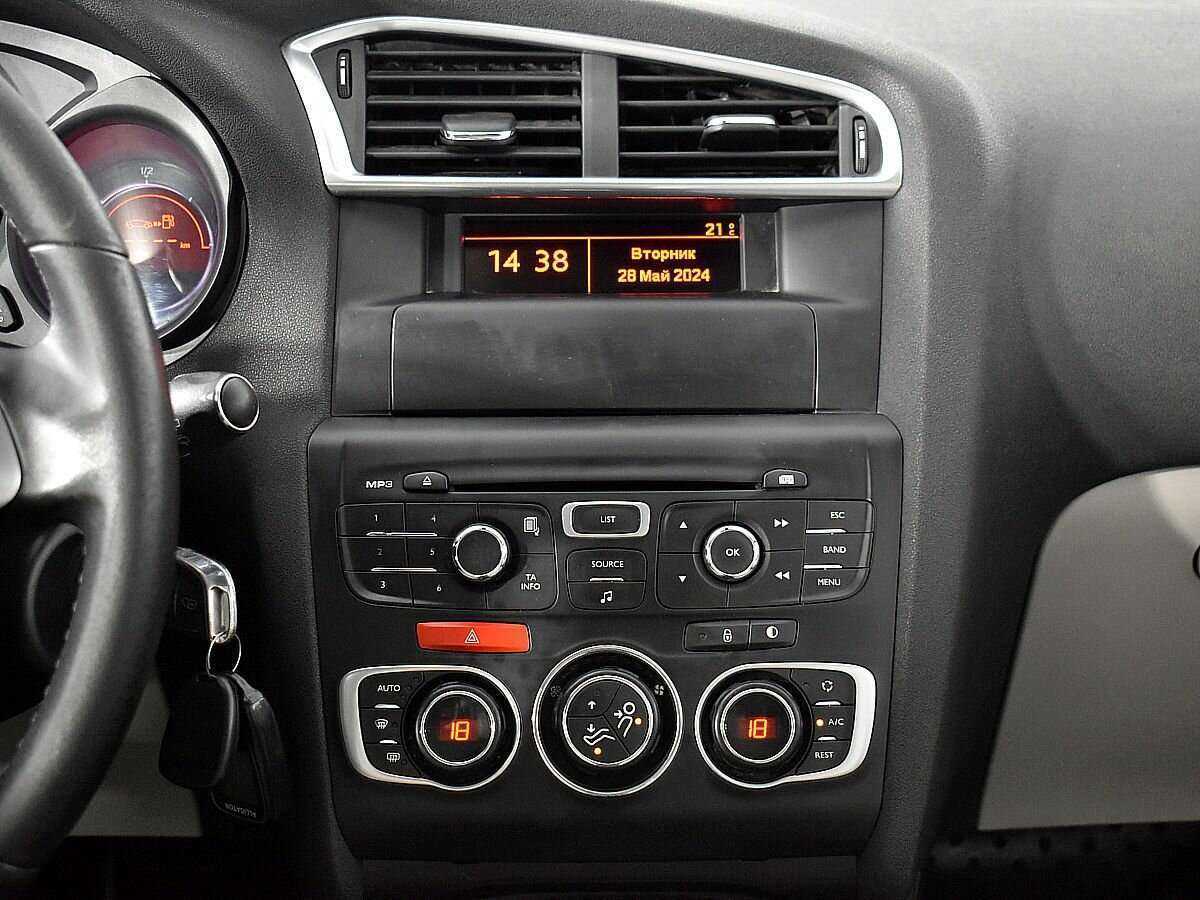 Citroen C4 б/у, 2012, Механическая. Фото: #12