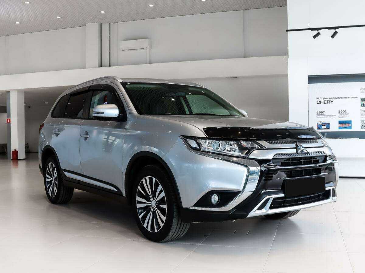 Mitsubishi Outlander б/у, 2019, Вариатор. Фото: #2