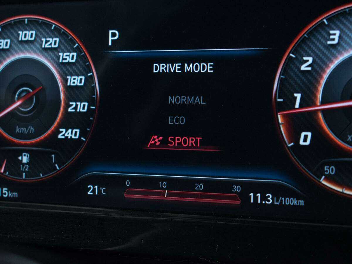 Hyundai Elantra б/у, 2023, Автоматическая. Фото: #14