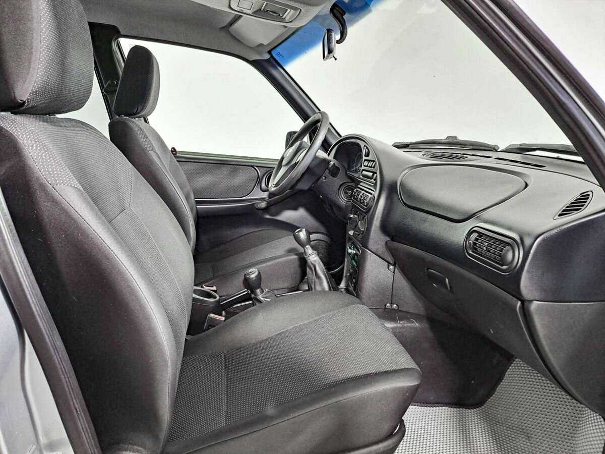 Chevrolet Niva б/у, 2017, Механическая. Фото: #8