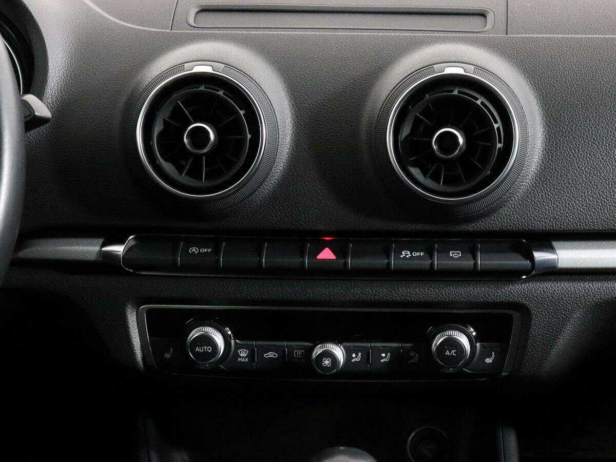 Audi A3 б/у, 2018, Роботизированная. Фото: #10