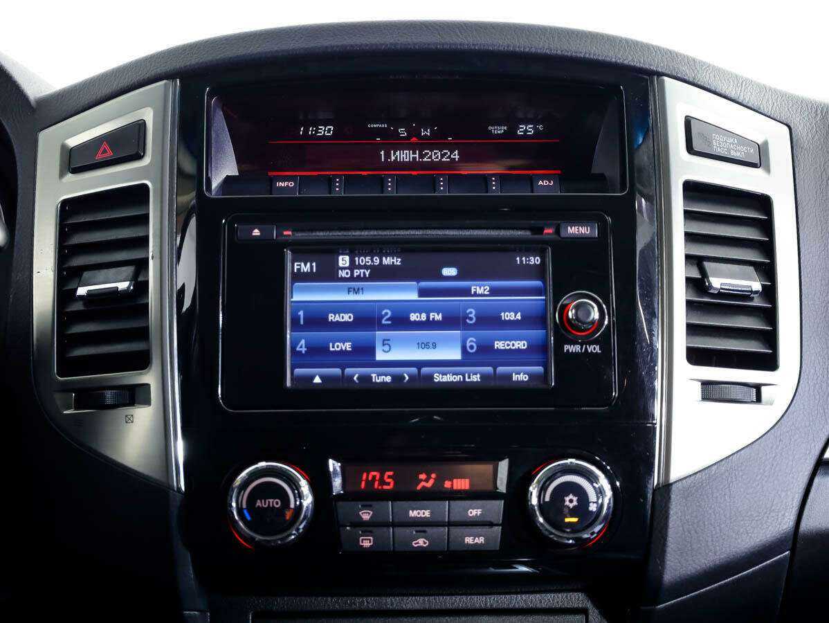 Mitsubishi Pajero б/у, 2014, Автоматическая. Фото: #14