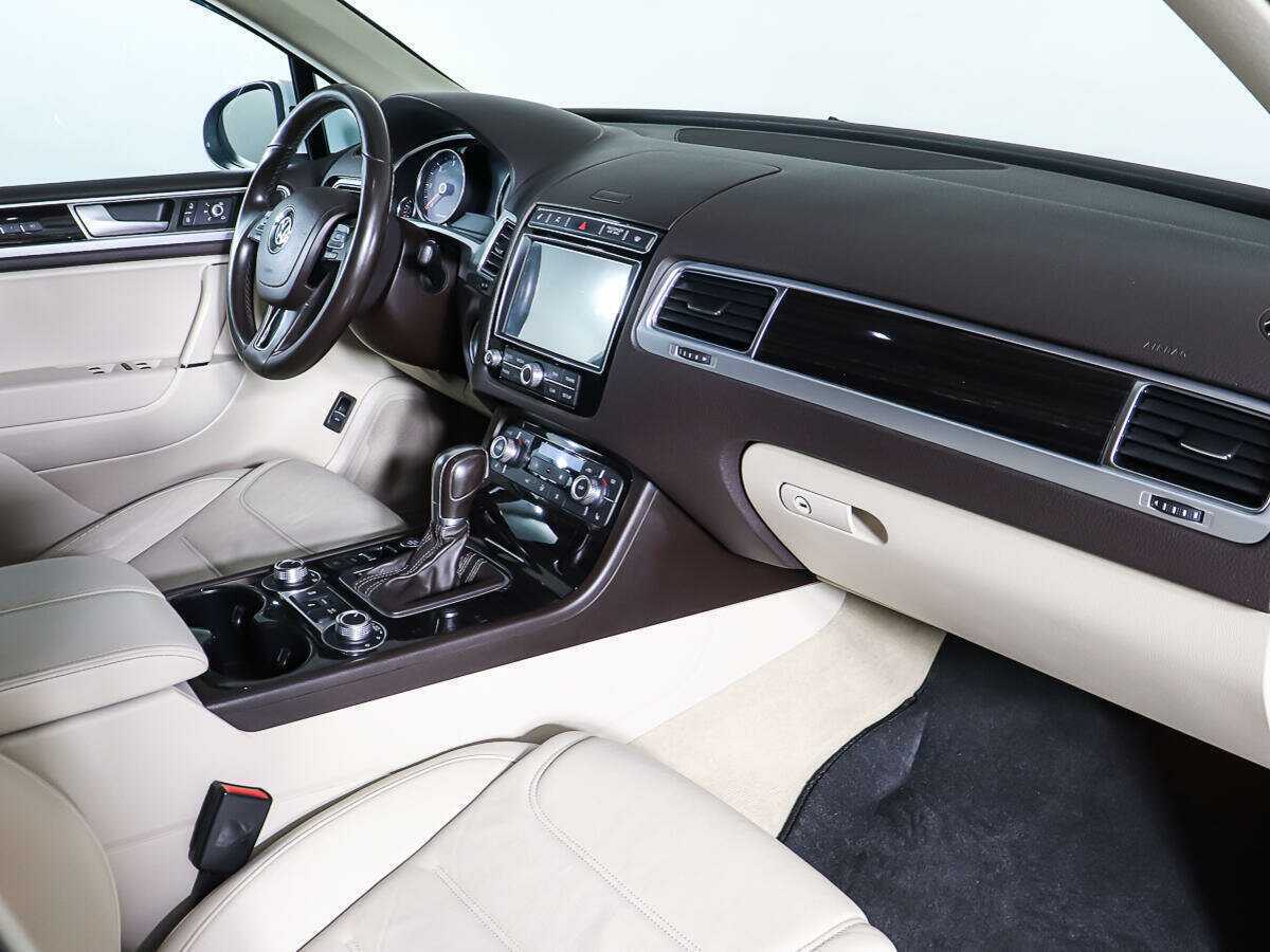 Volkswagen Touareg б/у, 2014, Автоматическая. Фото: #8