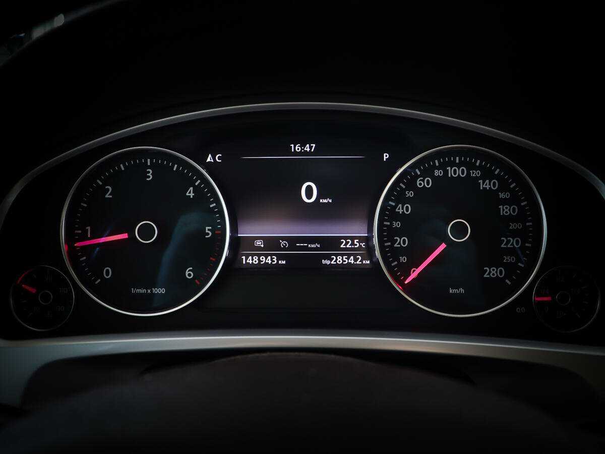 Volkswagen Touareg б/у, 2014, Автоматическая. Фото: #13