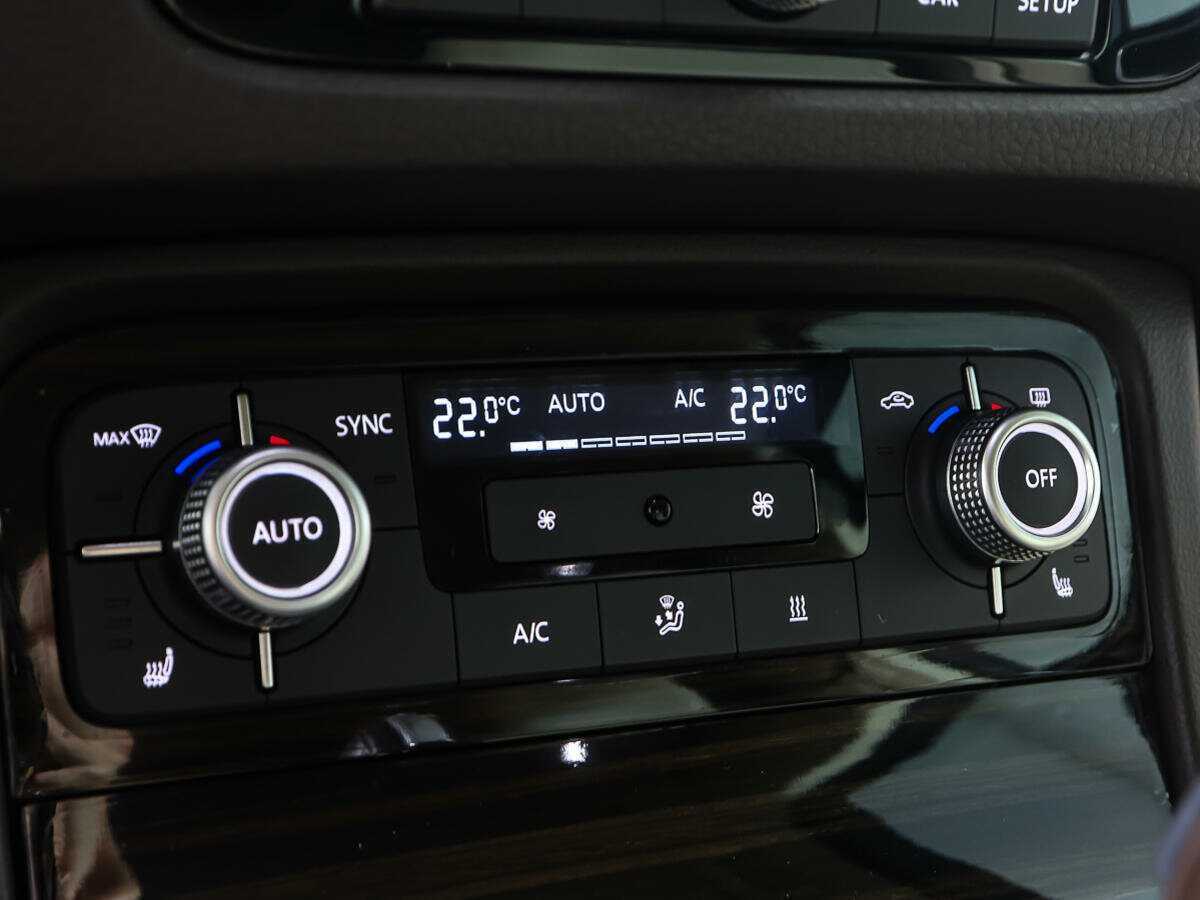 Volkswagen Touareg б/у, 2014, Автоматическая. Фото: #20