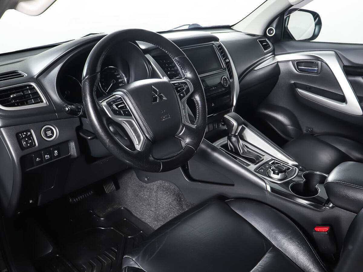 Mitsubishi Pajero Sport б/у, 2018, Автоматическая. Фото: #12