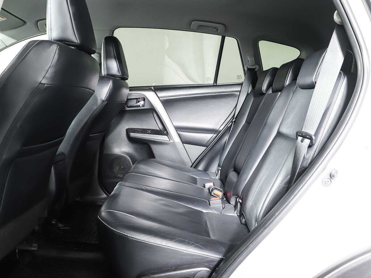 Toyota RAV4 б/у, 2018, Автоматическая. Фото: #9