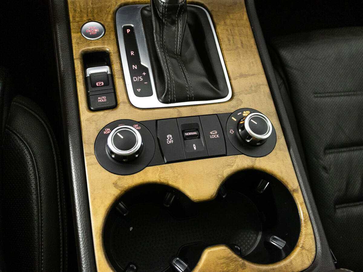 Volkswagen Touareg б/у, 2013, Автоматическая. Фото: #15