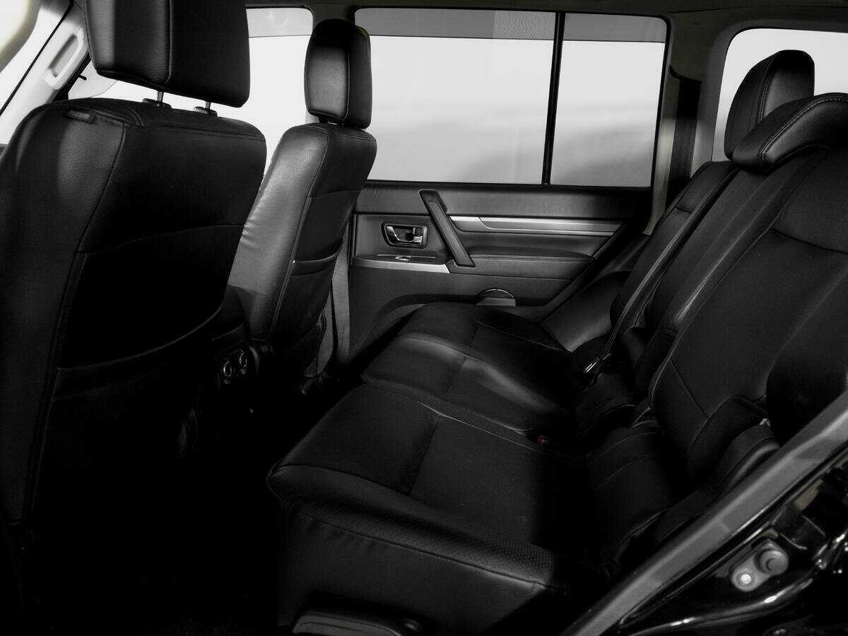 Mitsubishi Pajero б/у, 2014, Автоматическая. Фото: #9