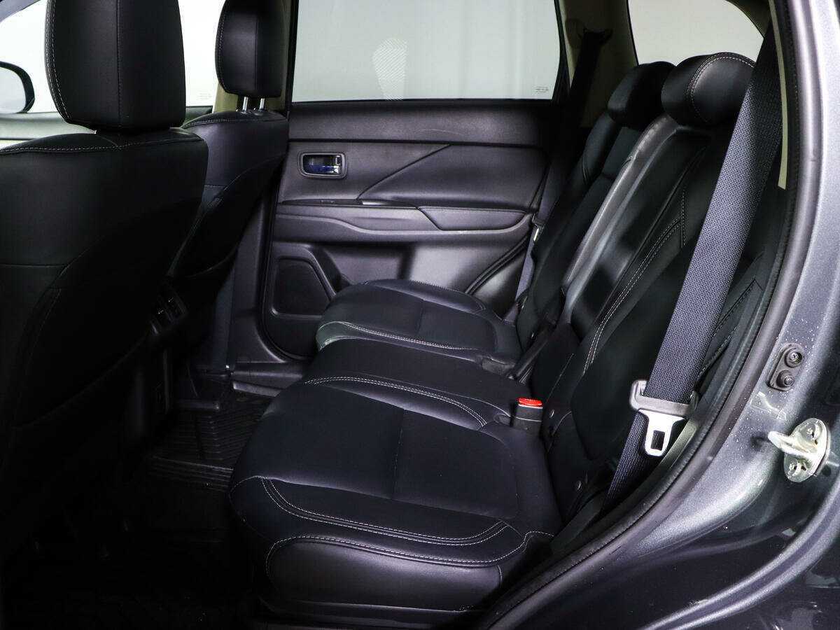 Mitsubishi Outlander б/у, 2020, Вариатор. Фото: #9