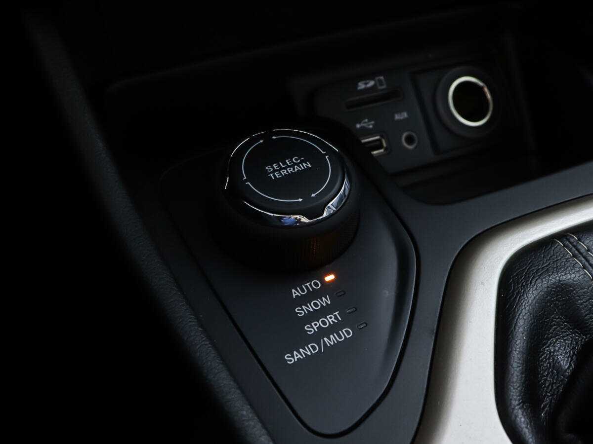 Jeep Cherokee б/у, 2014, Автоматическая. Фото: #19