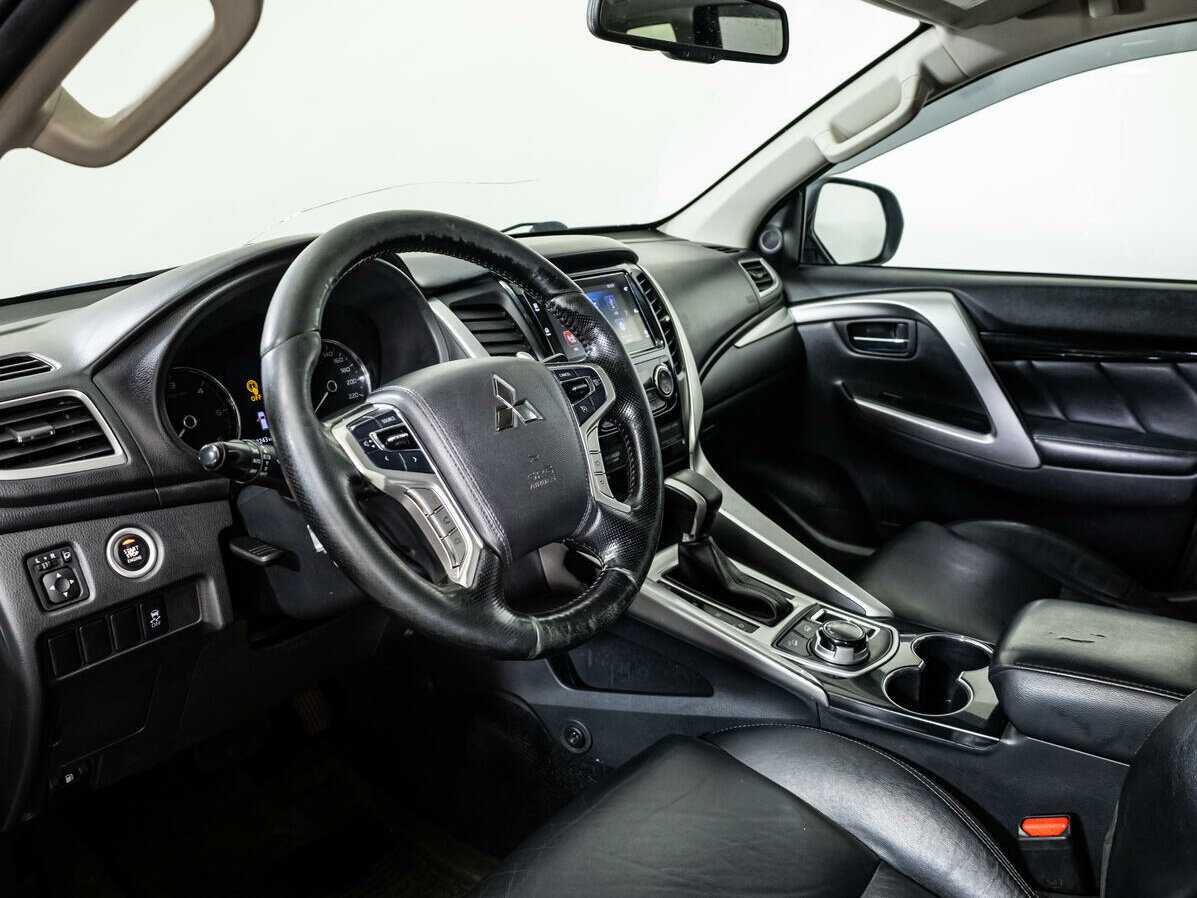 Mitsubishi Pajero Sport б/у, 2018, Автоматическая. Фото: #10