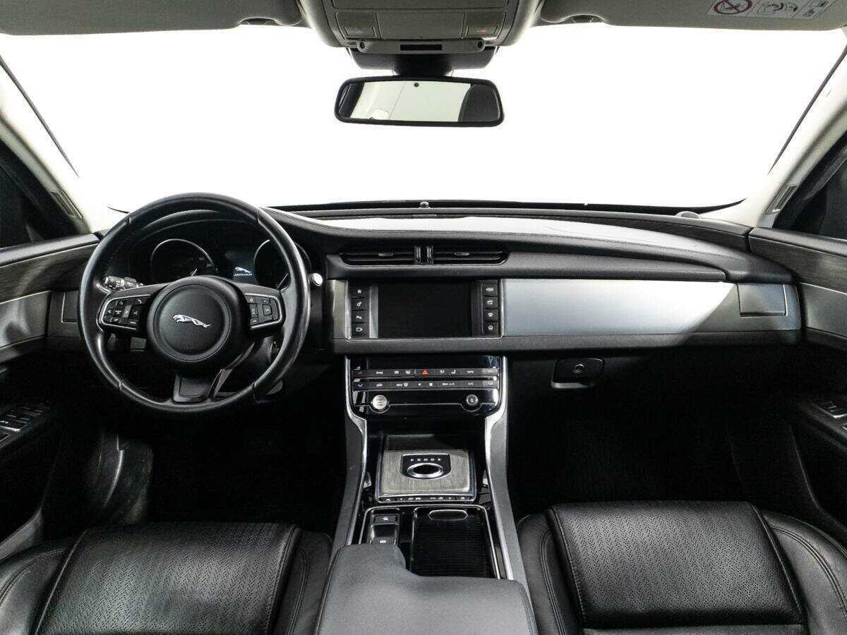 Jaguar XF б/у, 2016, Автоматическая. Фото: #12