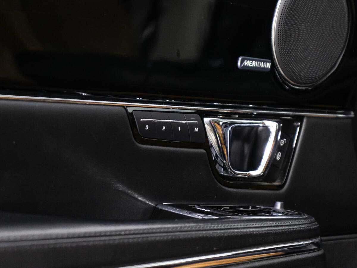 Jaguar XJ б/у, 2016, Автоматическая. Фото: #20