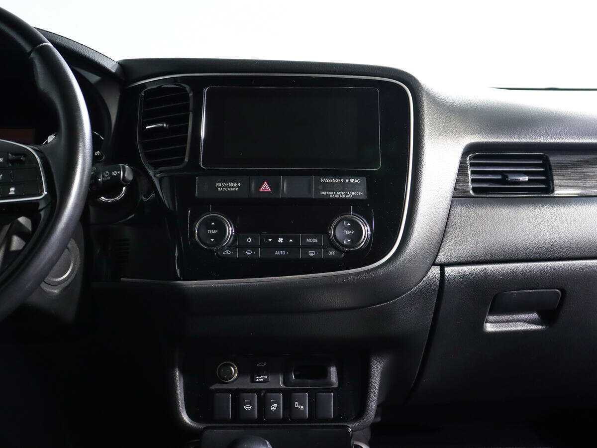 Mitsubishi Outlander б/у, 2017, Автоматическая. Фото: #10