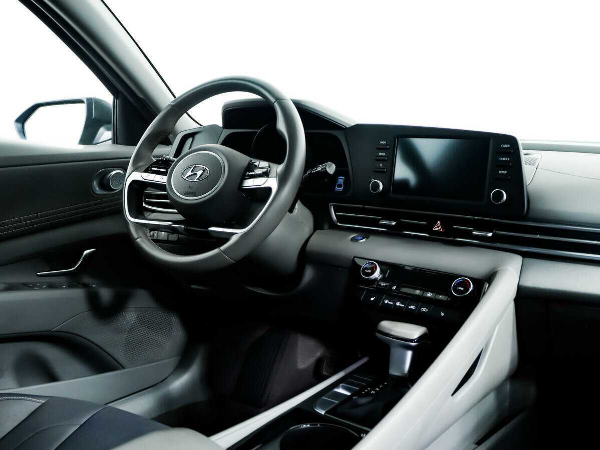 Hyundai Elantra б/у, 2021, Автоматическая. Фото: #8