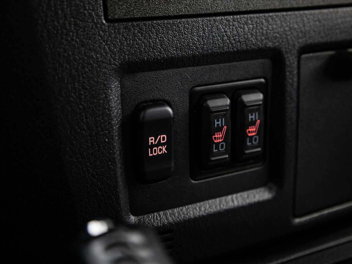 Mitsubishi Pajero б/у, 2015, Автоматическая. Фото: #16