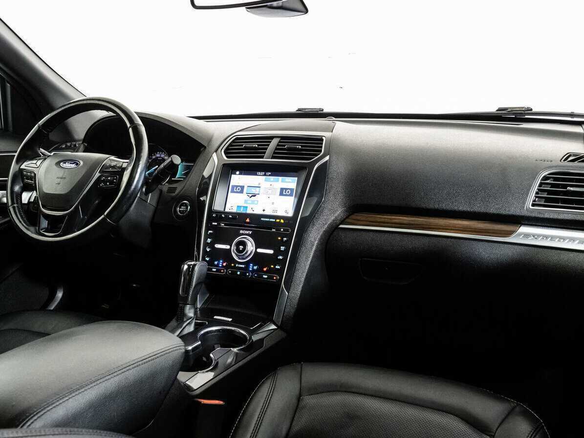 Ford Explorer б/у, 2017, Автоматическая. Фото: #6