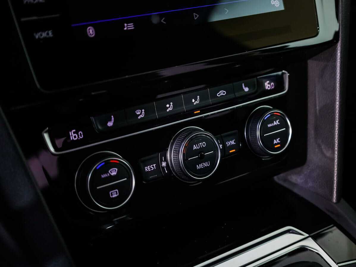 Volkswagen Passat б/у, 2017, Роботизированная. Фото: #13