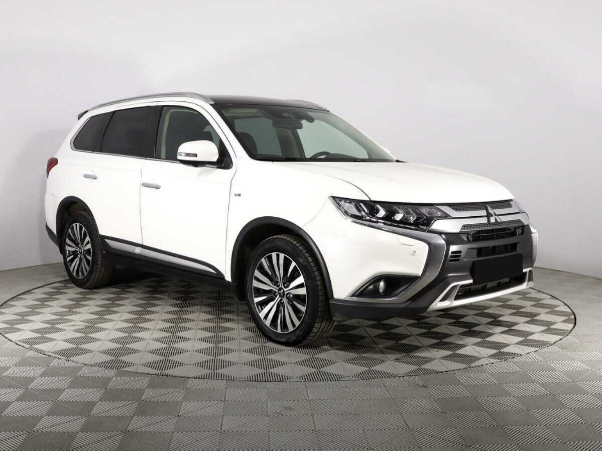 Mitsubishi Outlander б/у, 2019, Автоматическая. Фото: #2